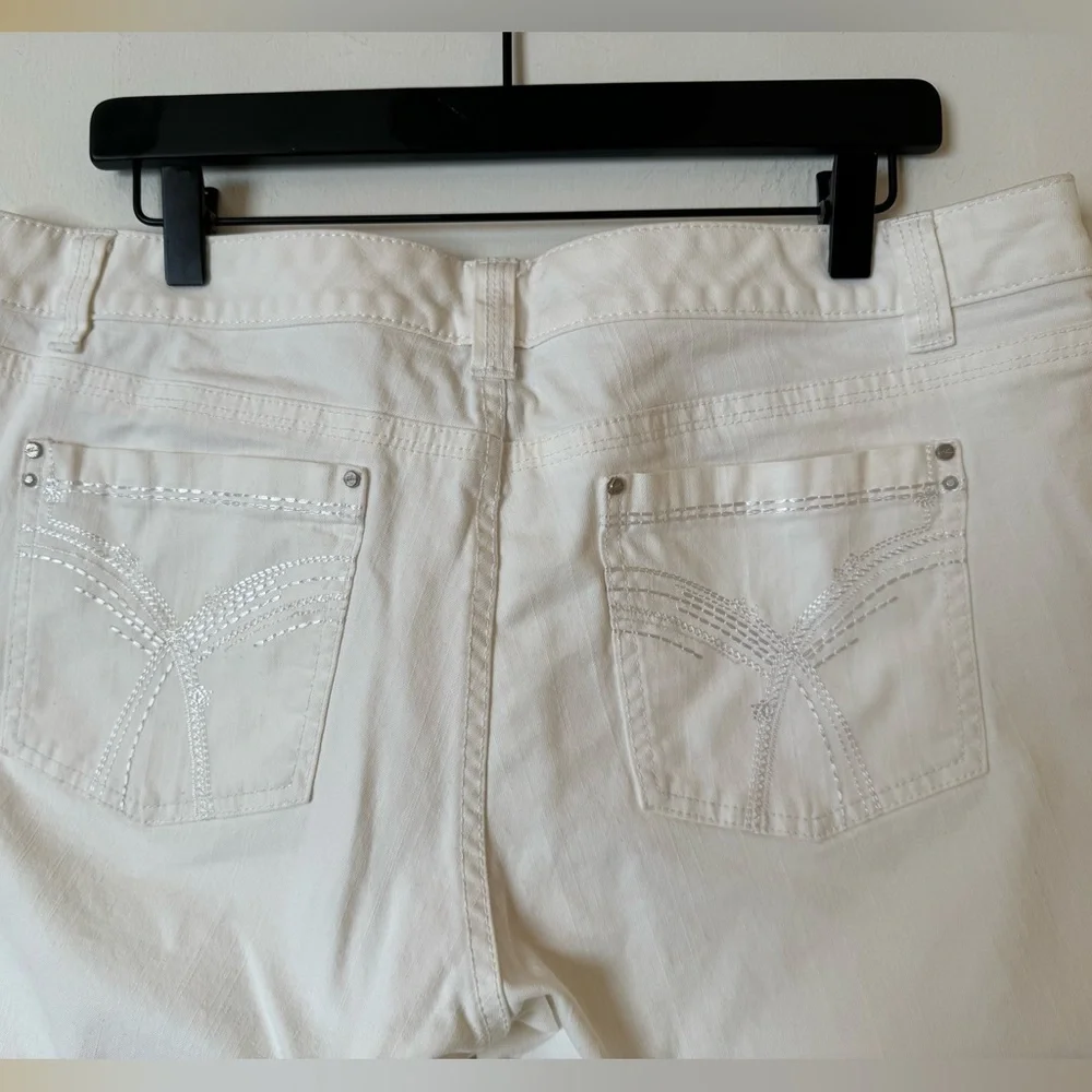 WHITE HOUSE BLACK MARKET capris - size 14 - EUC - Picture 4 of 4